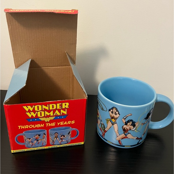 Wonder Woman Cup/Mug - Picture 1 of 5